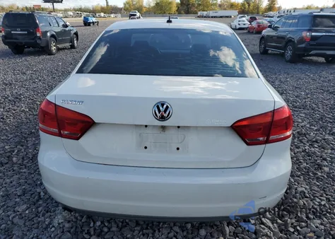 2014 Volkswagen Passat S из США, поврежденный, VIN 1VWAP7A34EC001916